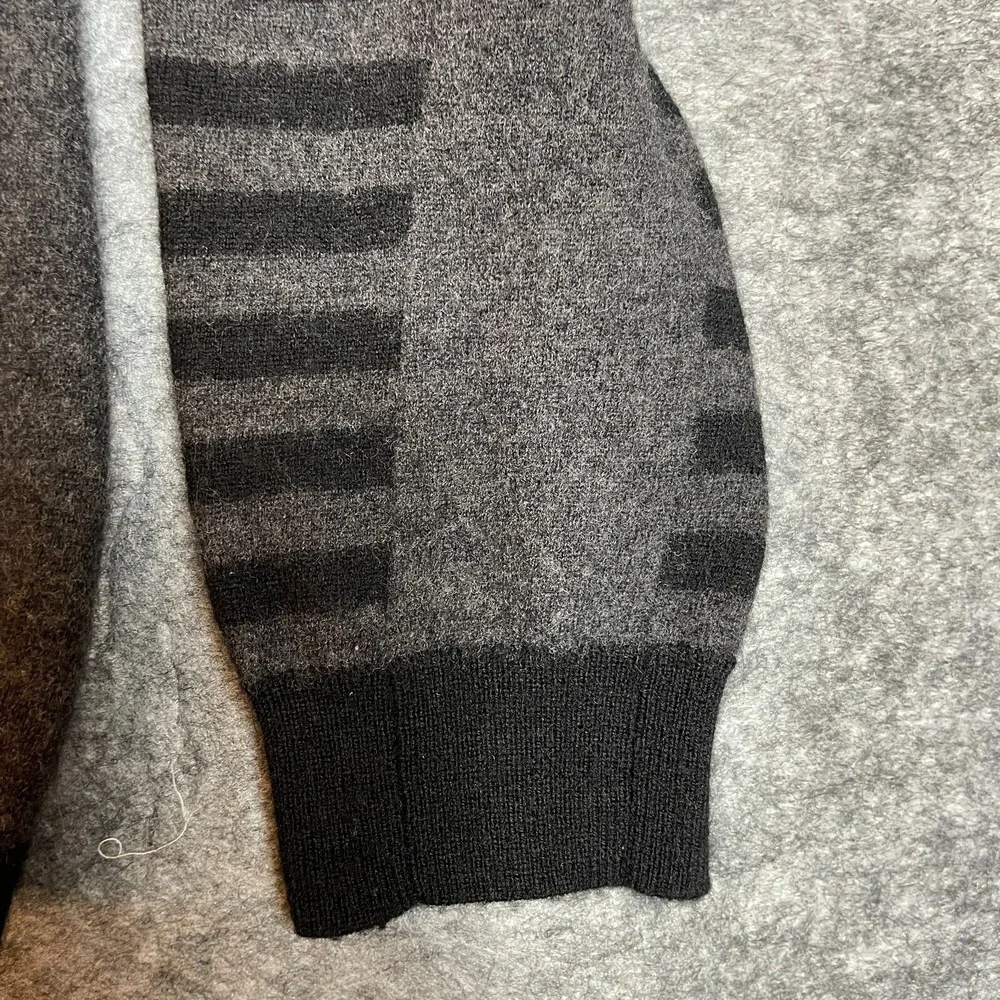 BANANA REPUBLIC Men's Large Merino Wool Sweater GRAY‎ V Neck Pullover Casual